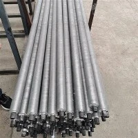 Mtengo wa Fakitare Matanki Gha Maji Ghakutentha Ma Chubu Ghakupangika na Vingwe vya Aluminiyamu Kwa Kusinthaniska Kutentha